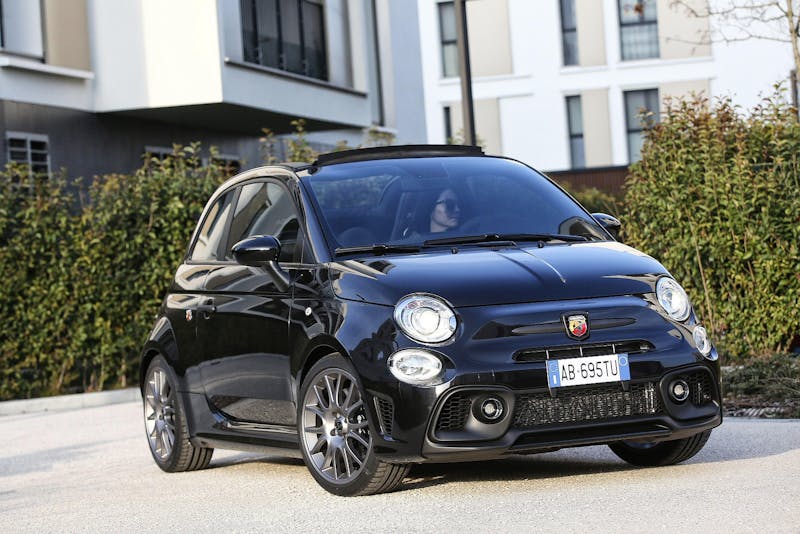 Abarth 695c Convertible 1.4 T-Jet 180 2dr image 5
