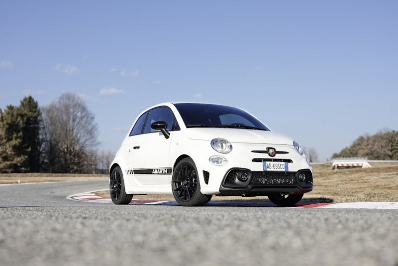 Abarth 695c Convertible 1.4 T-Jet 180 2dr image 10