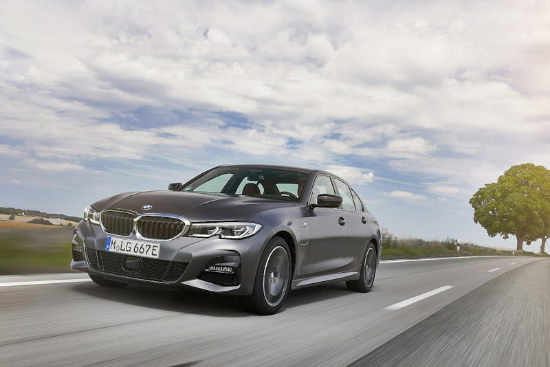 BMW 3 Series Touring 330e M Sport 5dr Step Auto [Pro Pack] image 12